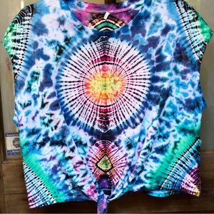 Old Navy tie dye tie front everywhere shirt “sun and diamond” size XXL( 1x) NWT